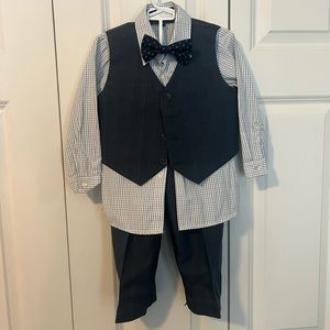 2T 4pc Suit. Worn ONCE